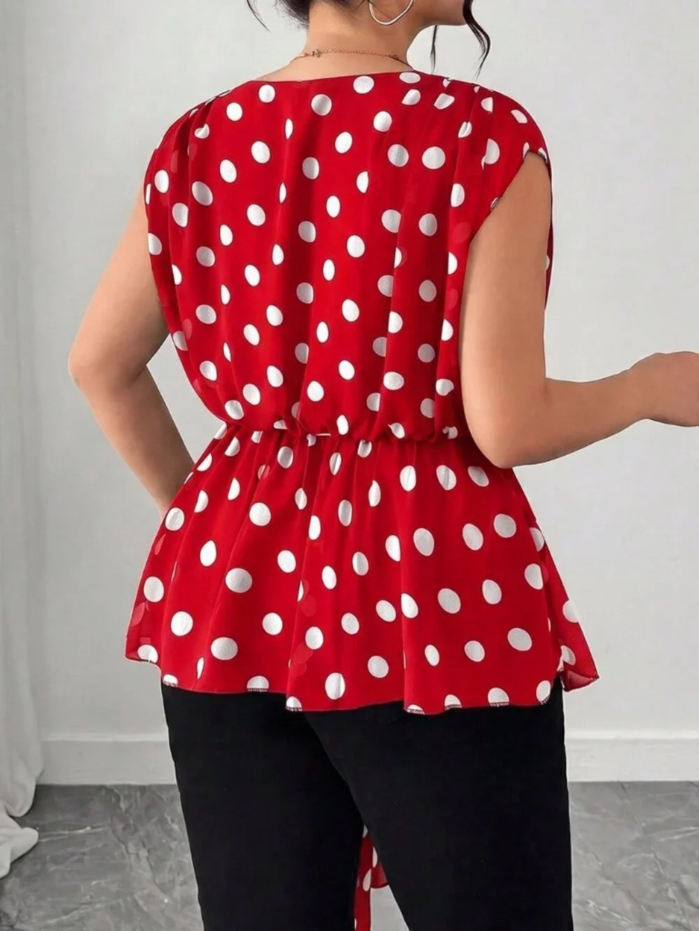 Red Casual Women's Polka Dot Print V-Neck Batwing Sleeve Blouse